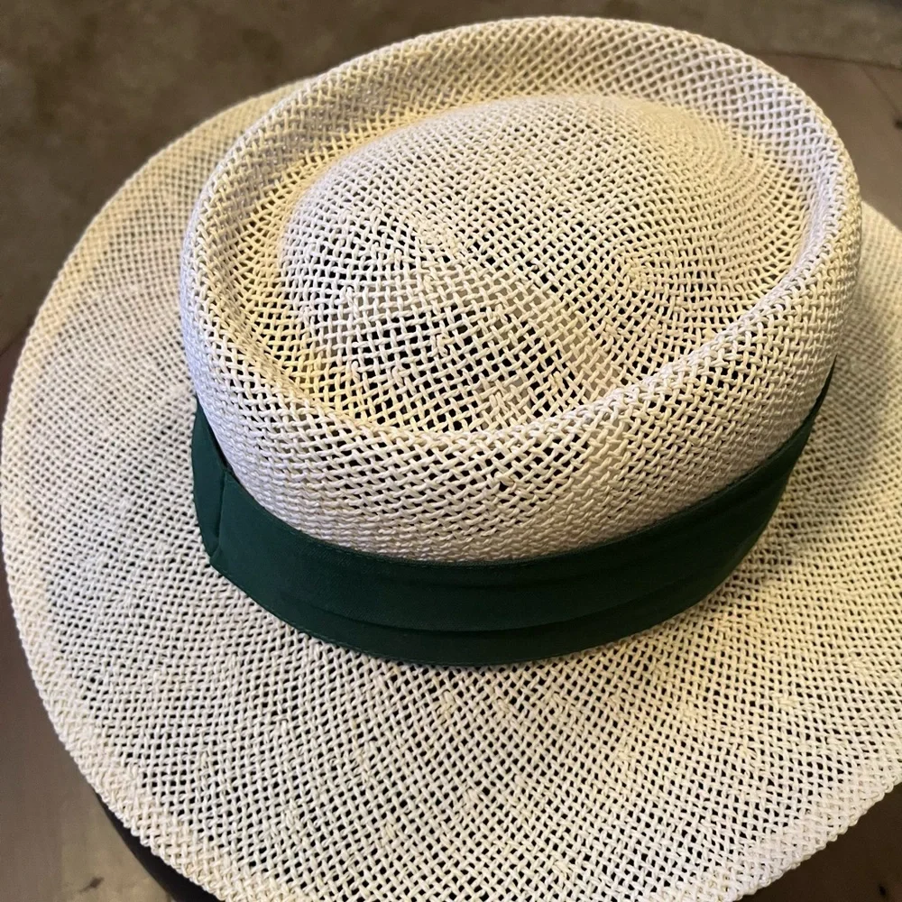 Stylish Cream Hat with Green Band - Picture 3 of 8